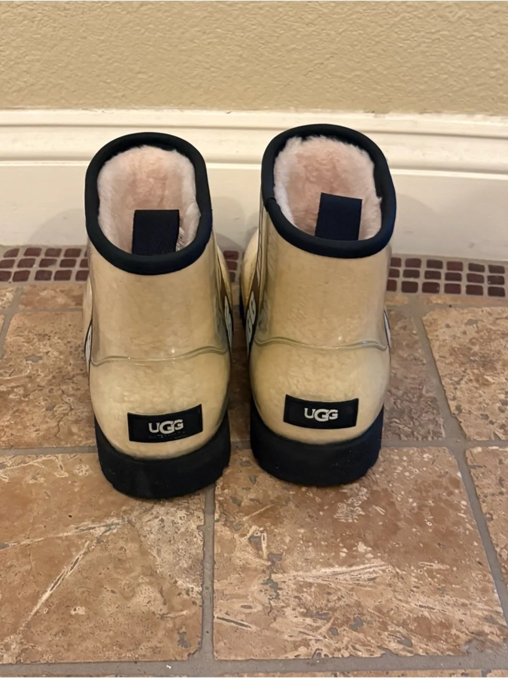UGG Women Clear Classic Mini Waterproof Rain Boots Size 7